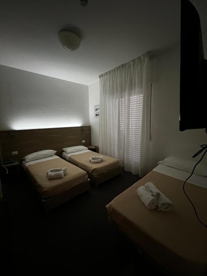 Hotel Trieste Riccione Exteriör bild