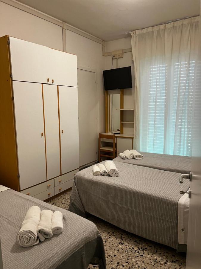 Hotel Trieste Riccione Exteriör bild