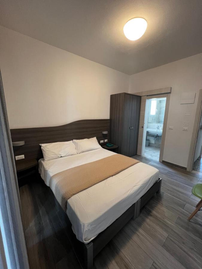 Hotel Trieste Riccione Exteriör bild